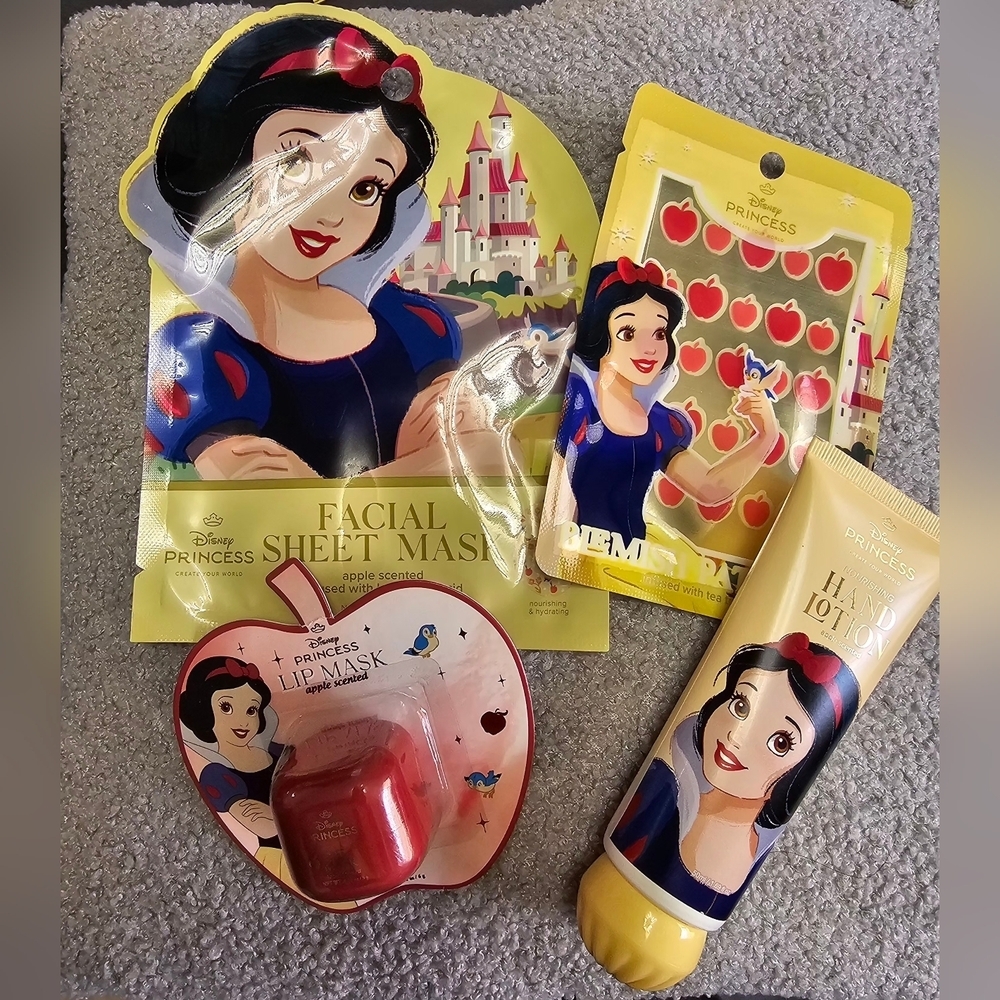 Disney Snow White Bath & Body Set in Red, Blue, Yellow ( Bundle Of 4)